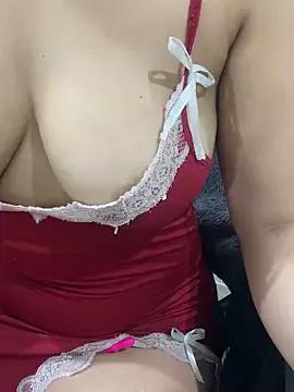 LOLO_QUEEN_ARABE from StripChat is Freechat