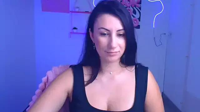 Loren_Moa from StripChat is Freechat