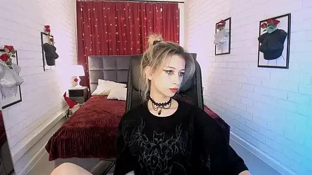 LoriTori from StripChat is Freechat
