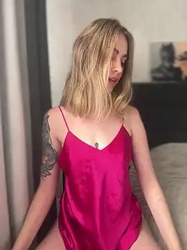 Check-out your craziest wishes with our pick of gaming cams models, featuring big knockers, round tails and tight twats.