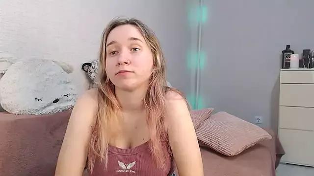 Check-out your craziest wishes with our pick of gaming cams models, featuring big knockers, round tails and tight twats.