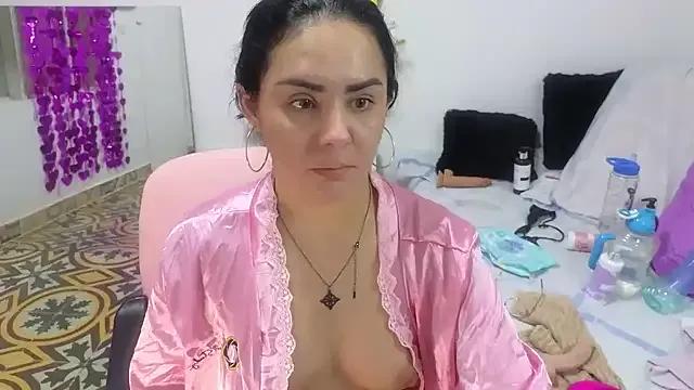 lovely_trix from StripChat is Freechat