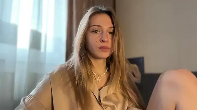 LovelyKatea from StripChat is Freechat
