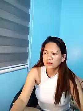 lovelymhyxx from StripChat is Freechat