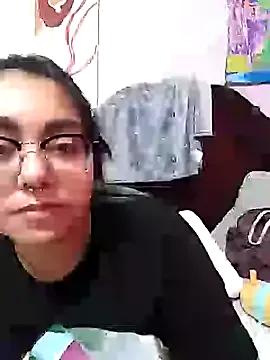 Lovelyrainn from StripChat is Freechat