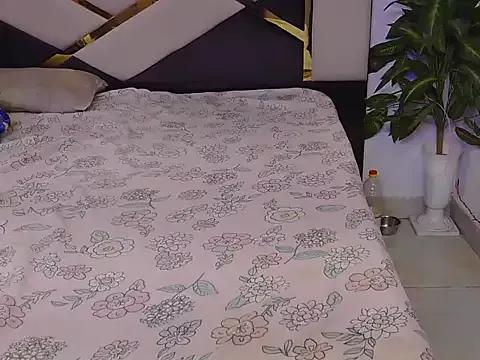 Photos of Lovelyy-couple from StripChat is Freechat