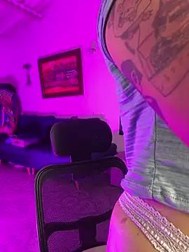Lucia-Candy from StripChat is Freechat