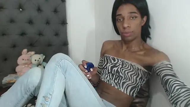 lucianadolll from StripChat is Freechat