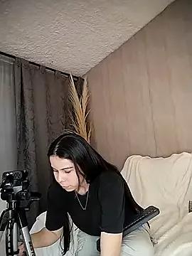 Lucianaferro_ from StripChat is Freechat