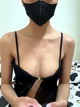 Lucy-Gold from StripChat is Freechat
