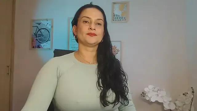 lucy_diiaz from StripChat is Freechat