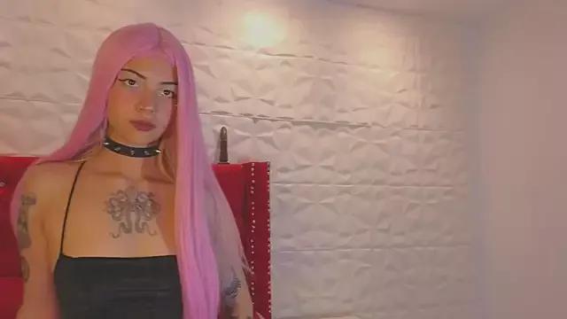 Lucy_n_pink from StripChat is Freechat