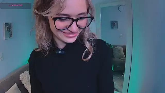 Lucy_Princes from StripChat is Freechat