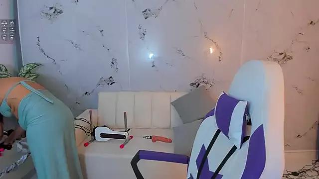 Check-out your craziest wishes with our pick of gaming cams models, featuring big knockers, round tails and tight twats.