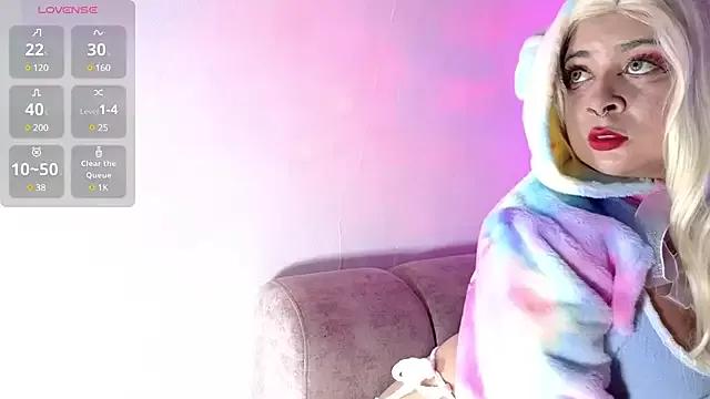 Check-out your craziest wishes with our pick of gaming cams models, featuring big knockers, round tails and tight twats.