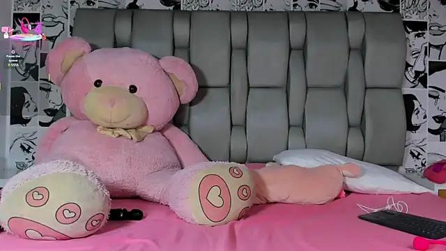 Check-out your craziest wishes with our pick of gaming cams models, featuring big knockers, round tails and tight twats.