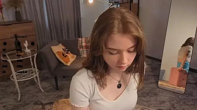 LuellaVisalli from StripChat is Freechat