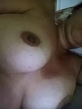 luna-69-37 from StripChat is Freechat