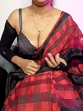 Luna-Derling from StripChat is Freechat