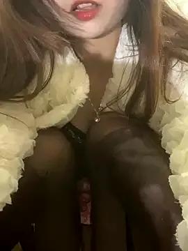 luna-sisi from StripChat is Freechat