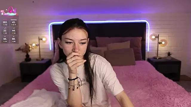 Luna__Baby from StripChat is Freechat