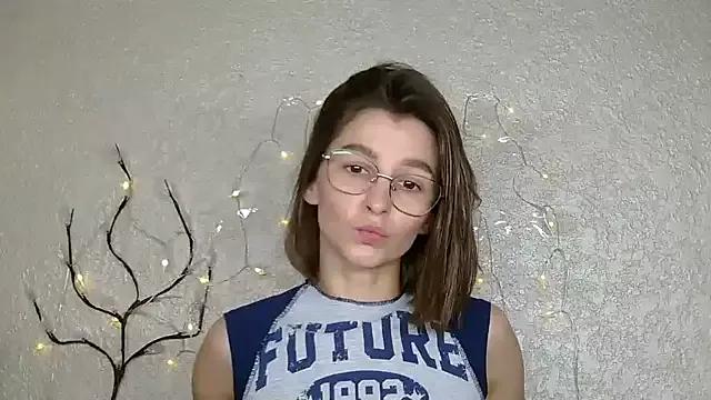 luna_Gharming from StripChat is Freechat