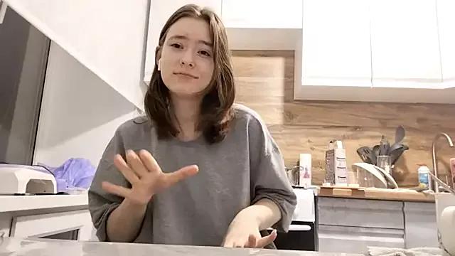 LUNA_KLEIN from StripChat is Freechat