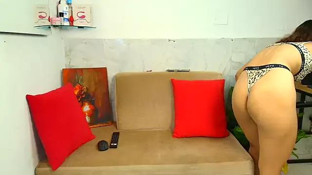 Luna_logan from StripChat is Freechat