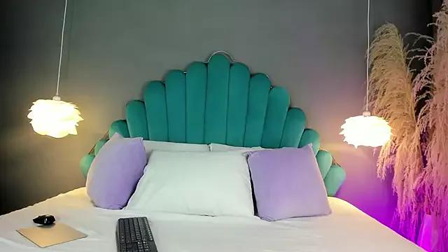 Check-out your craziest wishes with our pick of gaming cams models, featuring big knockers, round tails and tight twats.