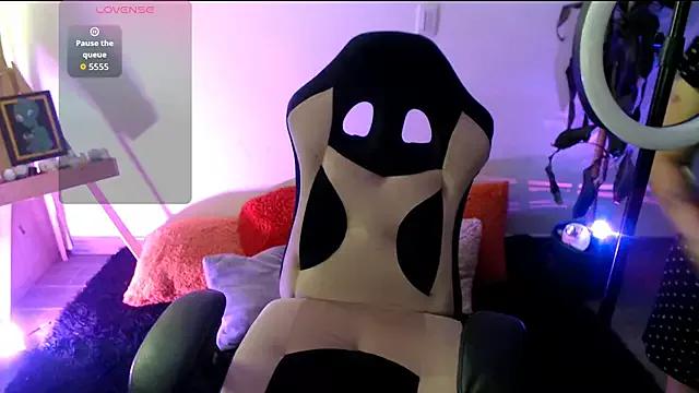 Check-out your craziest wishes with our pick of gaming cams models, featuring big knockers, round tails and tight twats.