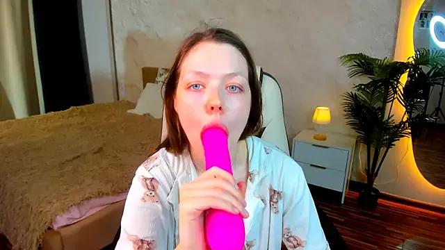 Check-out your craziest wishes with our pick of gaming cams models, featuring big knockers, round tails and tight twats.