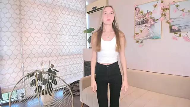 LunaTemptres from StripChat is Freechat