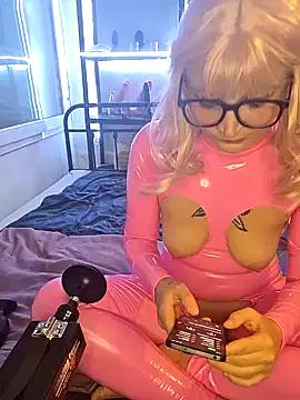 Check-out your craziest wishes with our pick of gaming cams models, featuring big knockers, round tails and tight twats.