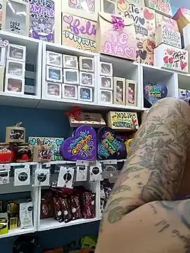 Check-out your craziest wishes with our pick of gaming cams models, featuring big knockers, round tails and tight twats.