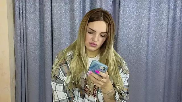 Check-out your craziest wishes with our pick of gaming cams models, featuring big knockers, round tails and tight twats.