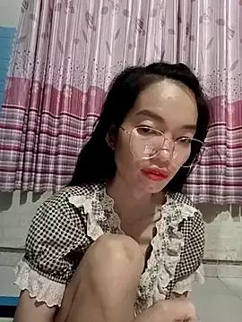 Lyly999 from StripChat is Freechat