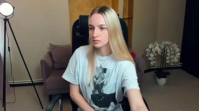 LynnaBanford from StripChat is Freechat