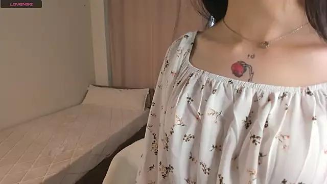 LynnaBennett from StripChat is Freechat