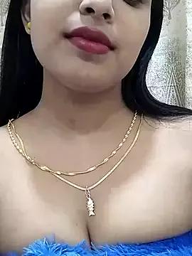 Photos of Maahhii_2 from StripChat is Freechat
