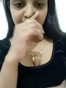 Photos of Maahhii_2 from StripChat is Freechat