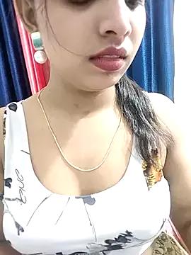 Photos of Maahhii_2 from StripChat is Freechat