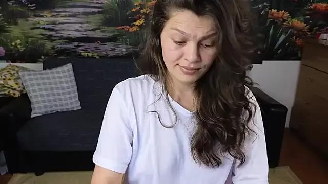 MadameDeFeu from StripChat