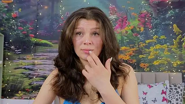 MadameDeFeu from StripChat