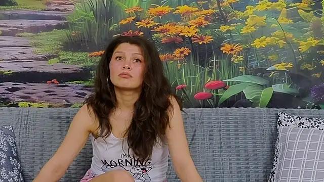 MadameDeFeu from StripChat