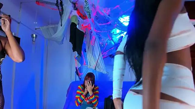 Check-out your craziest wishes with our pick of gaming cams models, featuring big knockers, round tails and tight twats.