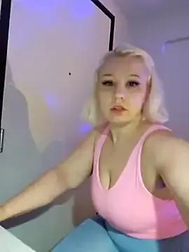 MadelynDaisyMoanroe from StripChat is Freechat