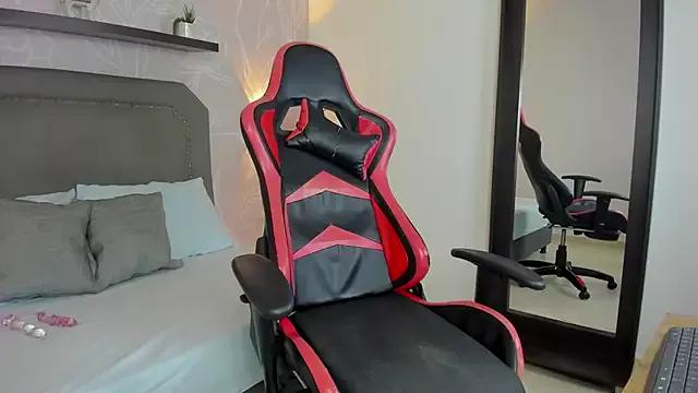 madison_saenzz from StripChat is Freechat