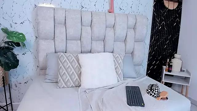 MadisonnLee from StripChat is Freechat