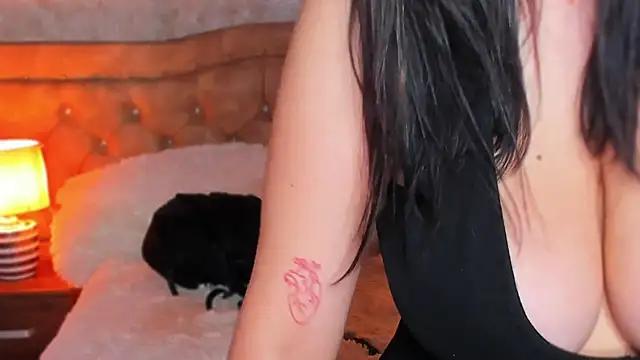 Check-out your craziest wishes with our pick of gaming cams models, featuring big knockers, round tails and tight twats.
