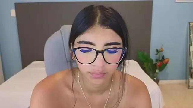 maiaa_ruiz from StripChat is Freechat